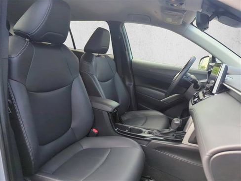 Certified 2024 Toyota Corolla Cross XLE FWD image 23