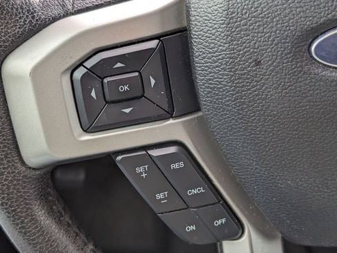 Used 2015 Ford F150 Lariat image 13