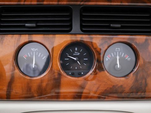Used 2000 Jaguar XK8 Convertible RWD image 36