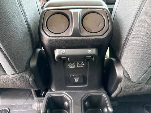 New 2025 Jeep Wrangler Sahara w/ Technology Group AWD/4WD image 15