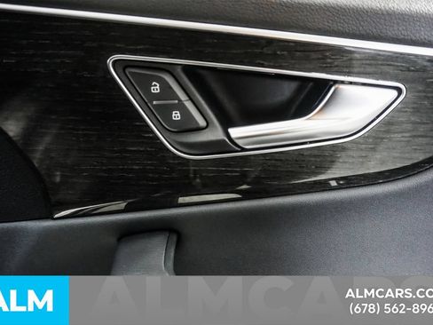 Used 2021 Audi Q8 AWD/4WD image 44