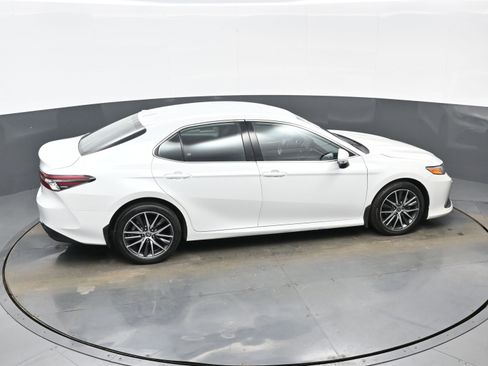 Used 2023 Toyota Camry XLE image 42