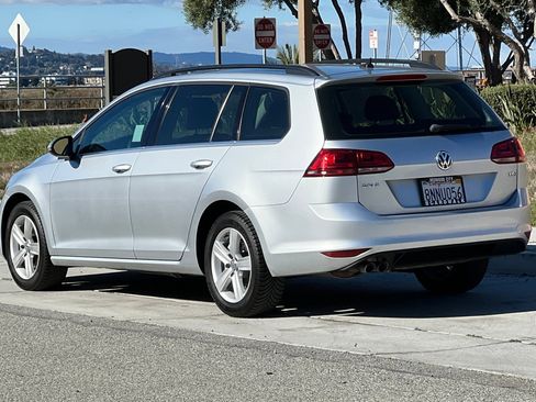 Used 2015 Volkswagen Golf TDI image 6