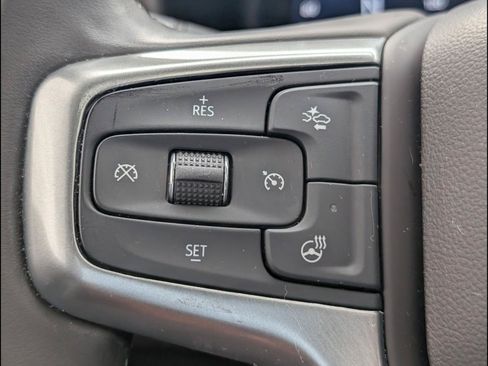 Used 2024 Chevrolet Suburban Z71 w/ Luxury Package AWD/4WD image 19