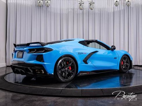 Used 2023 Chevrolet Corvette Stingray Premium Cpe w/ Z51 Performance Package RWD image 23