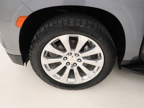 Used 2022 Chevrolet Tahoe Premier w/ Premium Package image 7