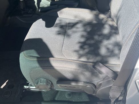 Used 2025 Jeep Wrangler Sport S image 9