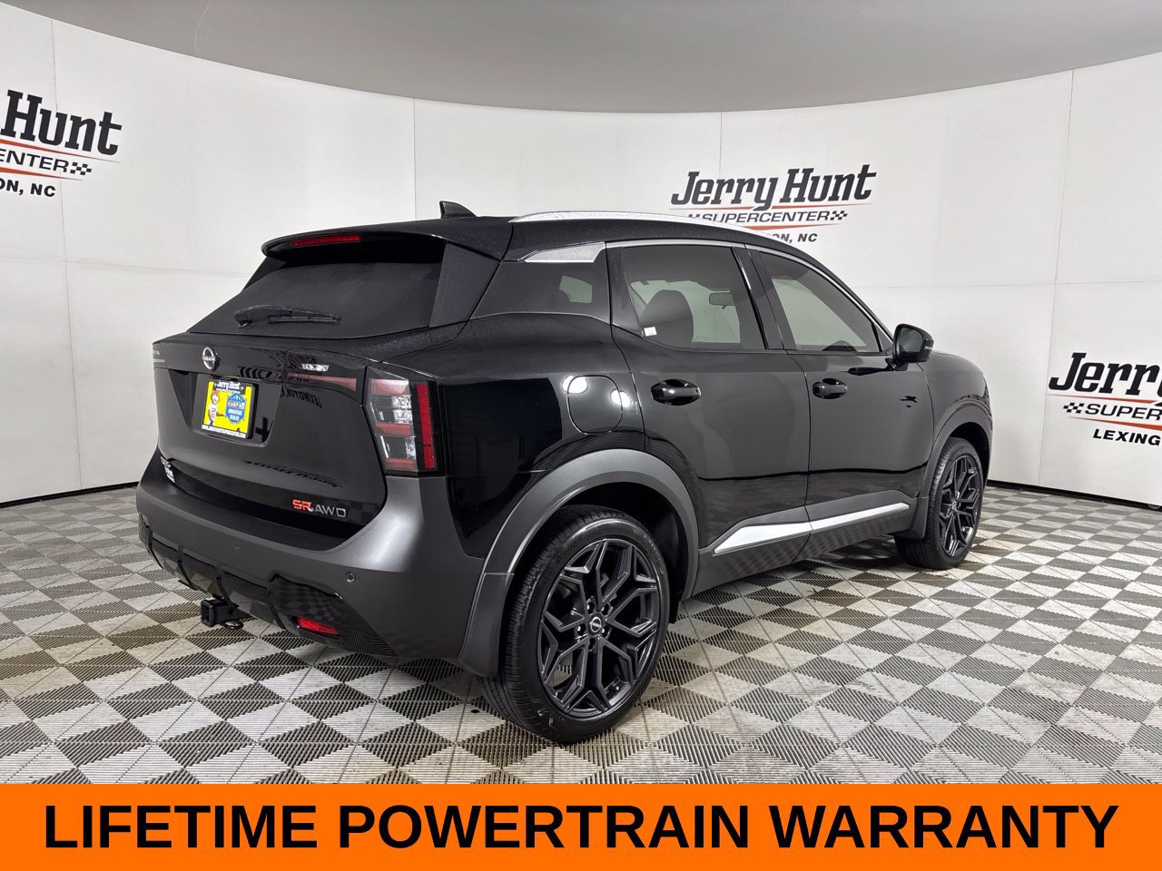 Used 2025 Nissan Kicks SR AWD/4WD image 6