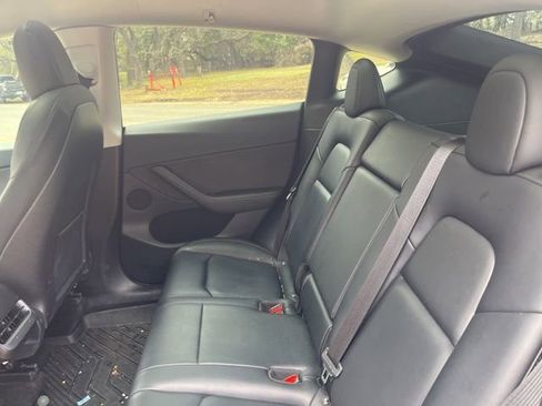 Used 2022 Tesla Model Y Performance image 6