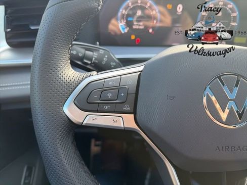 New 2025 Volkswagen Tiguan SE R-Line image 16