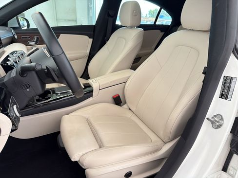 Used 2022 Mercedes-Benz CLA 250 4MATIC image 5