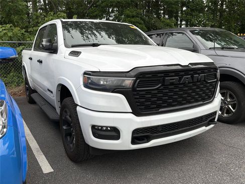 Used 2025 RAM 1500 Big Horn AWD/4WD image 3