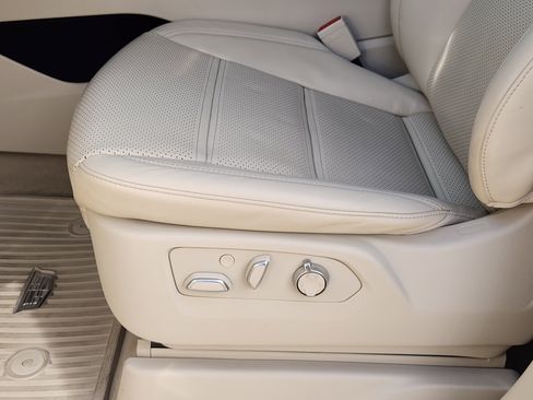 Used 2025 Cadillac Escalade ESV Sport Platinum image 27