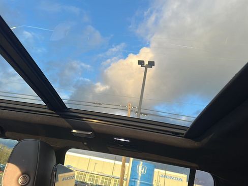 Used 2021 Cadillac Escalade ESV Sport Platinum image 11