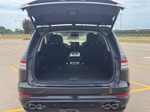 Used 2022 Lincoln Aviator Reserve w/ Equipment Group 201A AWD/4WD image 39