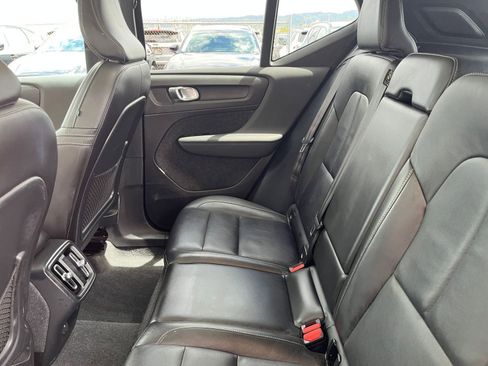 Used 2024 Volvo XC40 B5 Core AWD/4WD image 29