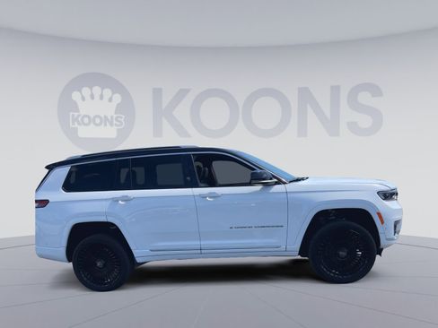 Used 2022 Jeep Grand Cherokee L Summit AWD/4WD image 2