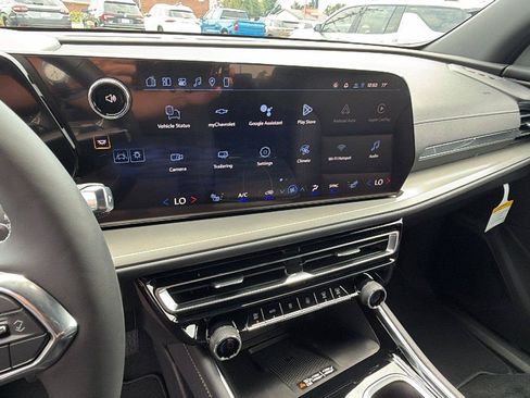 New 2026 Chevrolet Traverse LT FWD image 5