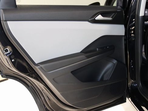 Used 2022 Volkswagen Taos SEL image 51