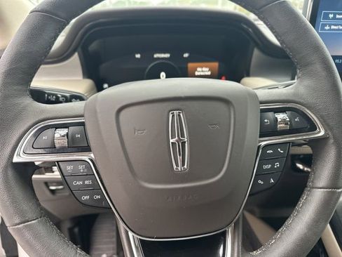 Certified 2022 Lincoln Nautilus Standard w/ Premium Package image 22