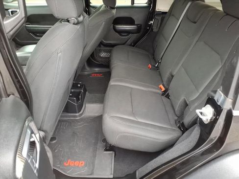 Used 2018 Jeep Wrangler Unlimited Sport S image 14
