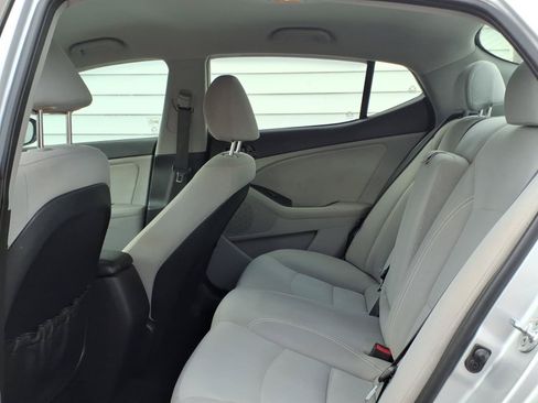 Used 2013 Kia Optima LX FWD image 9