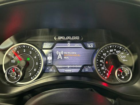Used 2025 RAM 1500 Laramie AWD/4WD image 23