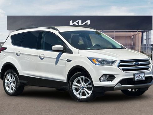 Used 2019 Ford Escape SEL AWD/4WD image 2