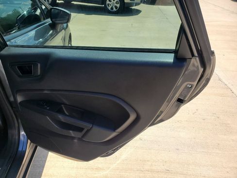 Used 2018 Ford Fiesta SE FWD image 8