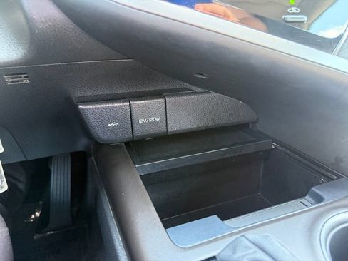 Used 2022 Toyota Camry SE FWD image 30