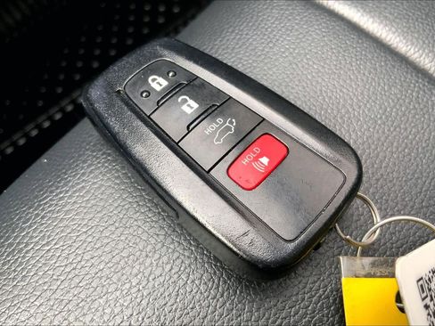 Used 2022 Toyota Highlander XSE FWD image 15