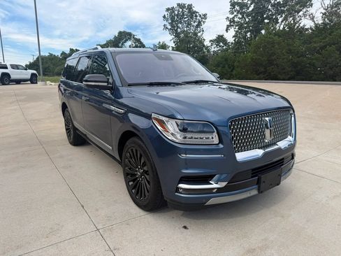 Used 2019 Lincoln Navigator Reserve AWD/4WD image 3