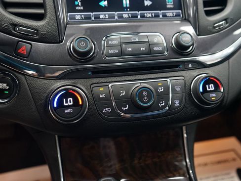 Used 2015 Chevrolet Impala LT FWD image 35