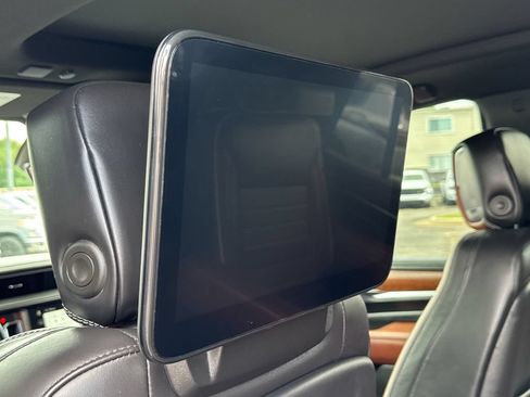 Used 2024 GMC Yukon Denali Ultimate AWD/4WD image 28