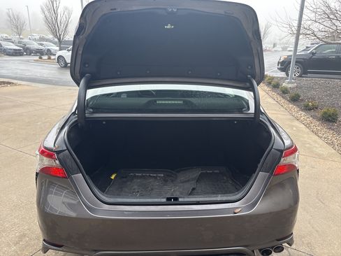 Used 2019 Toyota Camry SE image 30