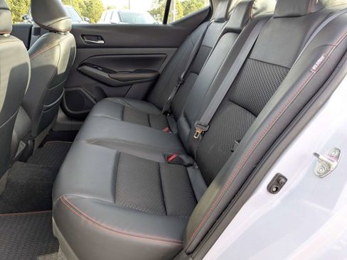 Used 2024 Nissan Altima 2.5 SR image 14