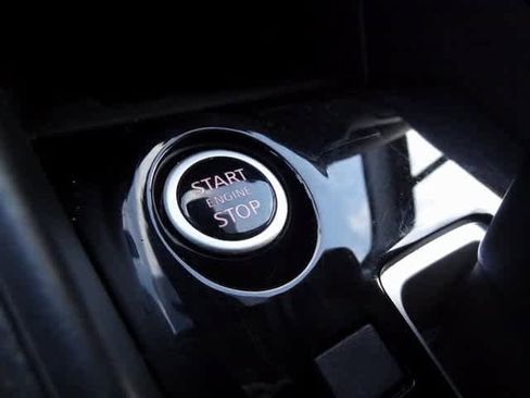 Used 2023 Nissan Versa SV image 27