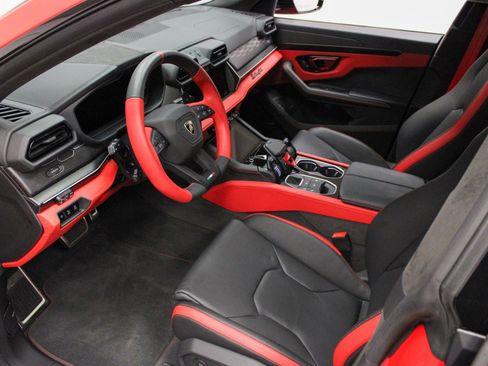 Used 2025 Lamborghini Urus SE image 21