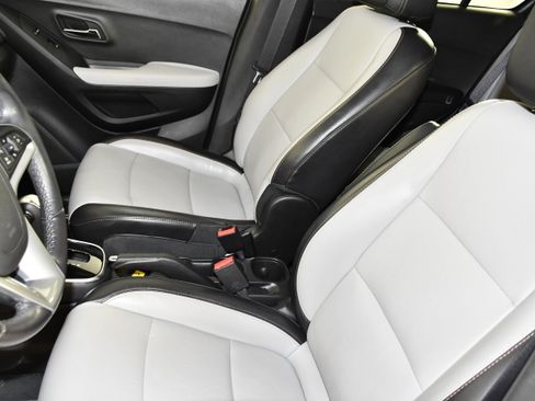 Used 2019 Chevrolet Trax Premier AWD/4WD image 36