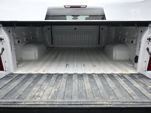 Used 2024 Chevrolet Silverado 1500 LT AWD/4WD image 9