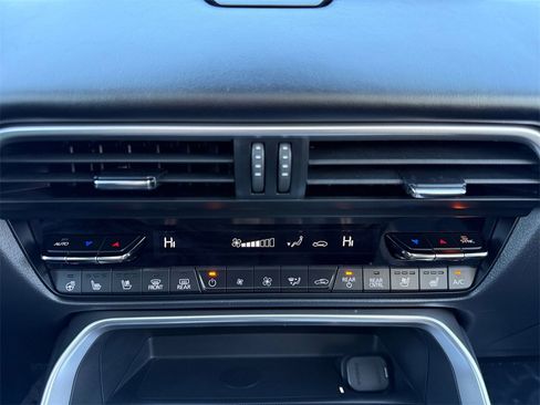 Used 2024 MAZDA CX-90 Plug-In Hybrid w/ Premium Plus image 17