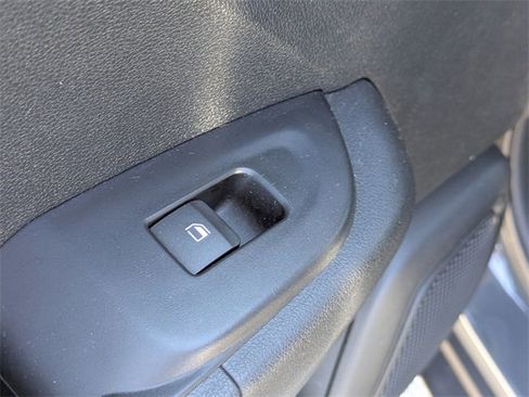 Used 2024 Hyundai Venue SEL image 26