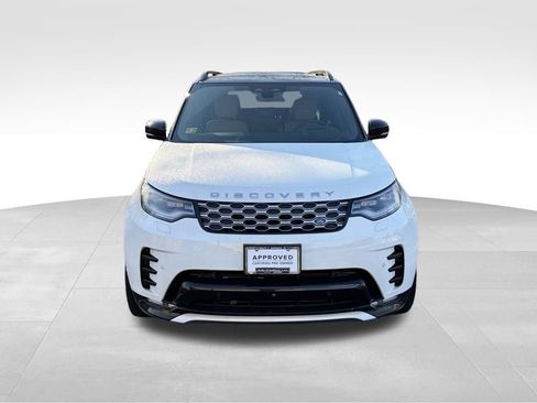 Certified 2024 Land Rover Discovery Metropolitan Edition image 2