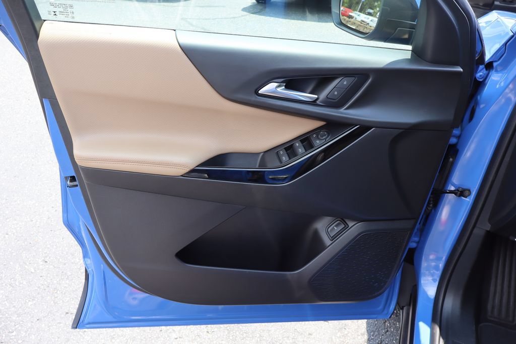 Used 2025 Chevrolet Equinox ACTIV w/ Safety and Technology Package FWD image 30