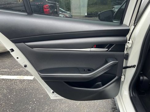 Used 2024 MAZDA MAZDA3 s FWD image 23
