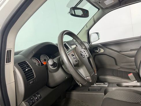 Used 2018 Nissan Frontier PRO-4X AWD/4WD image 24