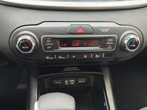 Used 2019 Kia Sorento FWD V6 image 21
