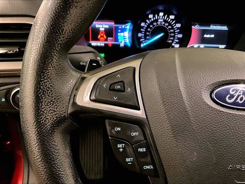 Used 2018 Ford Fusion SE w/ Fusion SE Technology Package FWD image 17