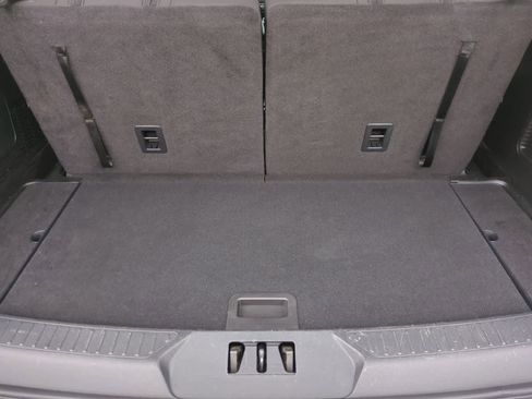 Used 2020 Ford Explorer XLT w/ Comfort Package image 26