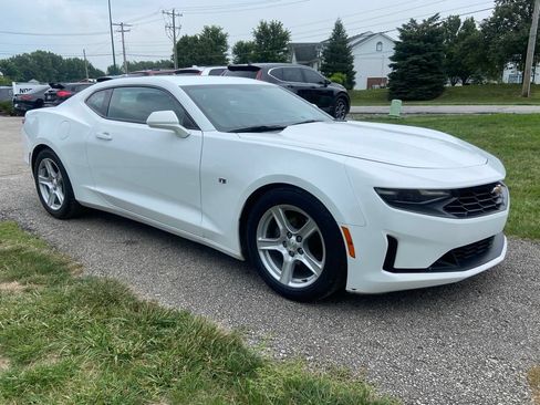 Used 2022 Chevrolet Camaro LT RWD image 7